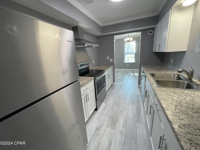 Building Photo - 127 Parker Village Cir
