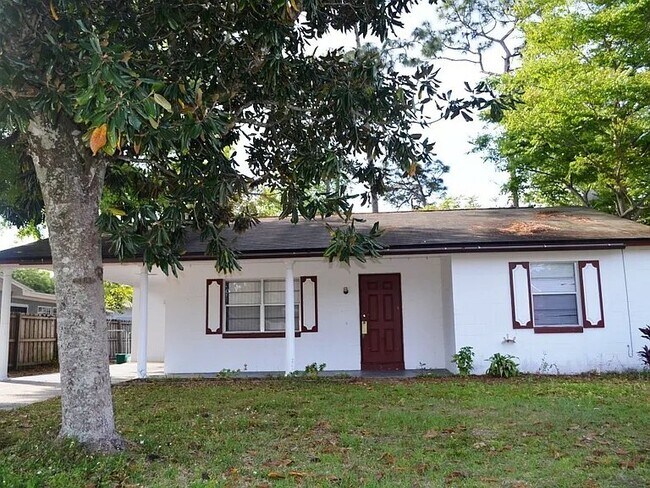 Building Photo - 660 Jasmine Rd