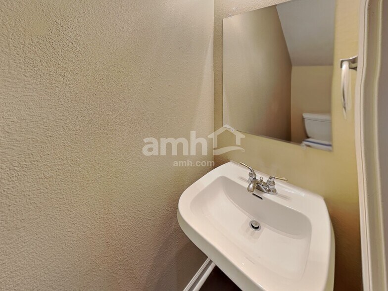 Building Photo - 356 Sunbeam Ln