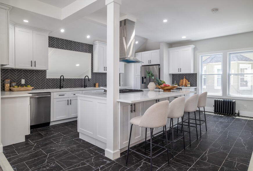 Building Photo - 1299 Brunswick Ave