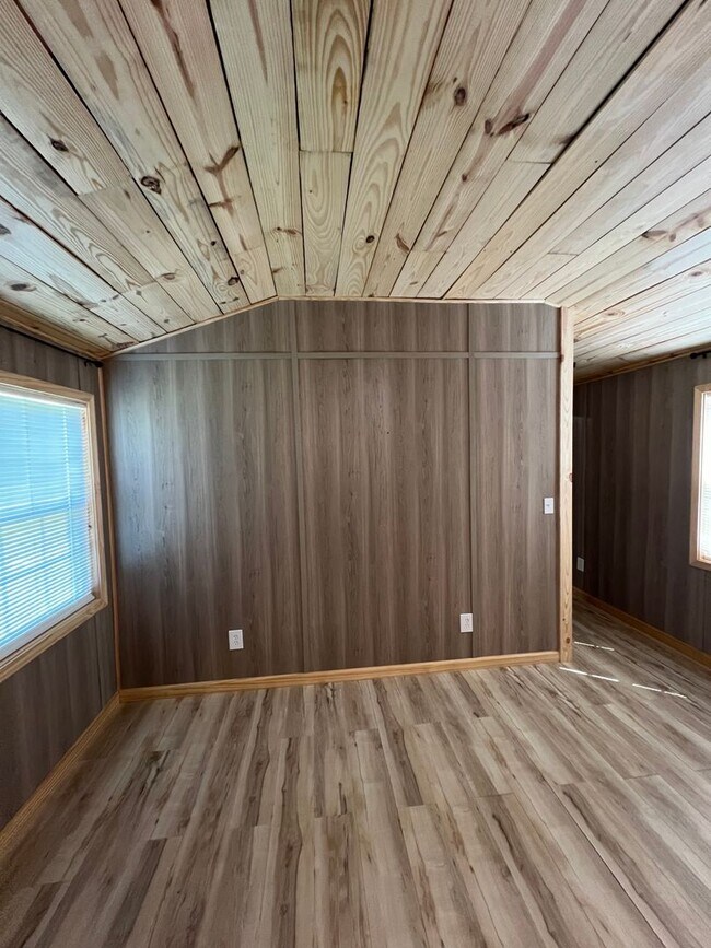 Building Photo - 120 Galaxy Dr