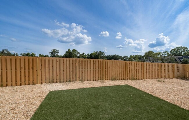 Building Photo - Single Family Home With Spacious Backyard