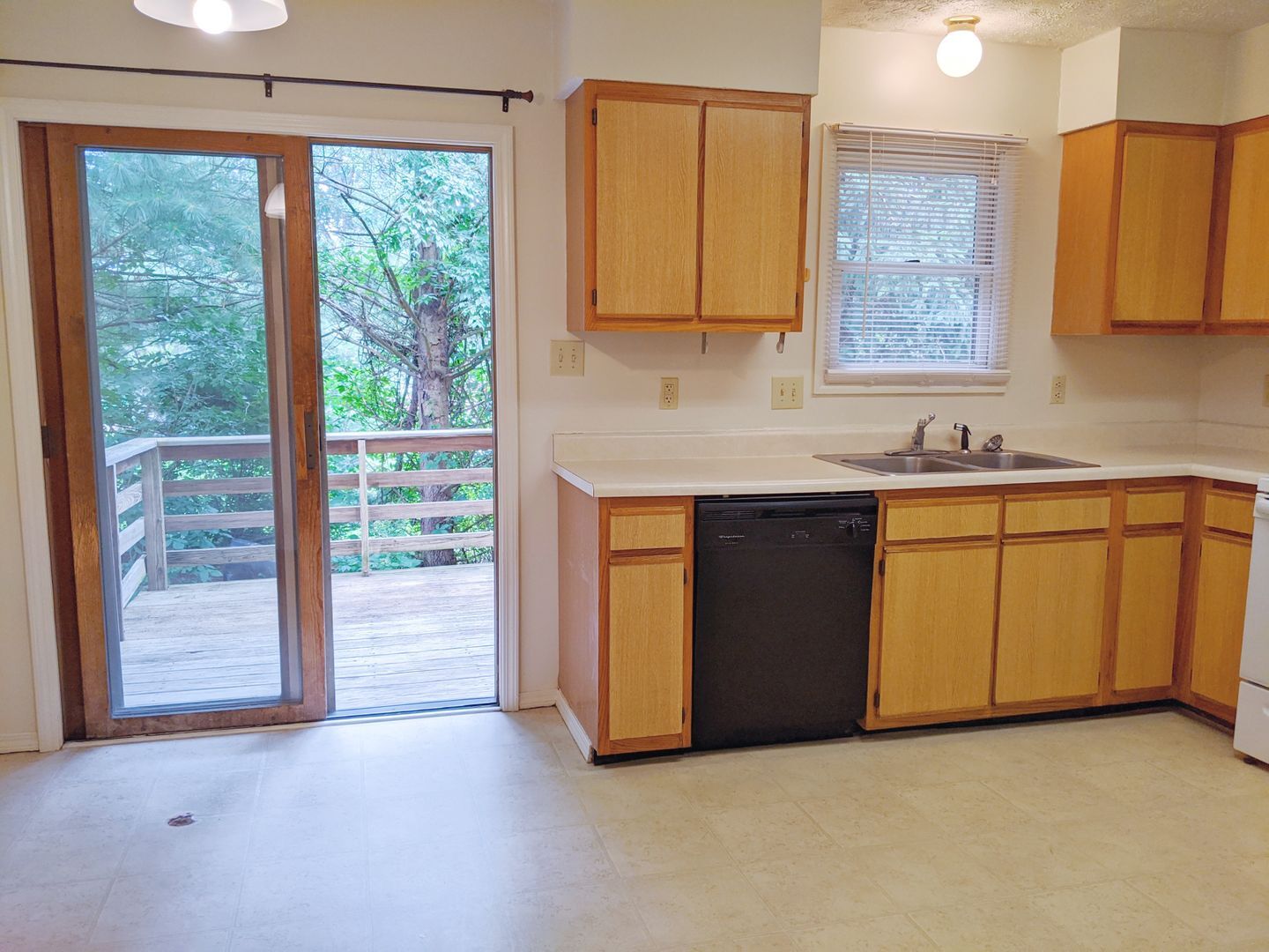 Building Photo - WESTPLEX - AVAILABLE AUGUST