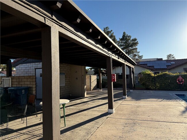 Building Photo - 720 Sea Pines Ln