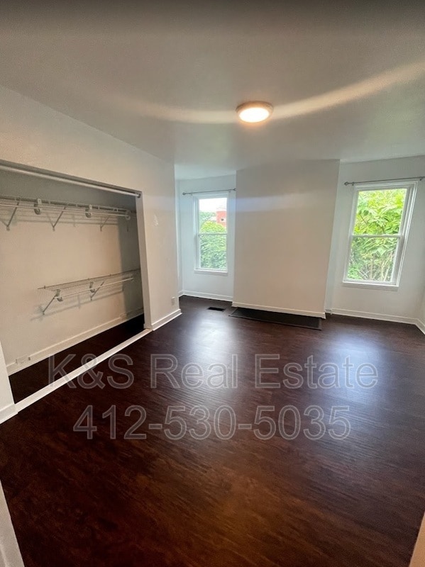 Building Photo - 221 Orchard Pl
