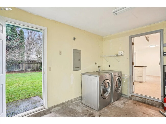 Building Photo - 2313 NE 156th Ave