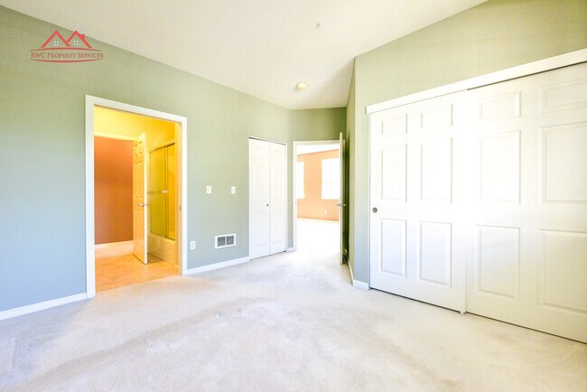 Building Photo - 2160 Santa Cruz Ave
