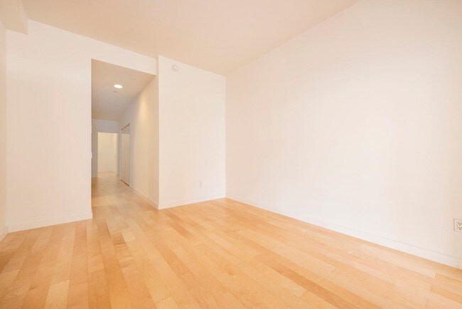Building Photo - 2 Bedroom @ 90W !