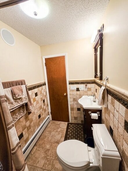 Building Photo - 97 Bates St