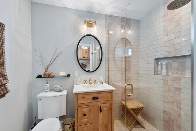 Building Photo - 21253 Lake George Blvd