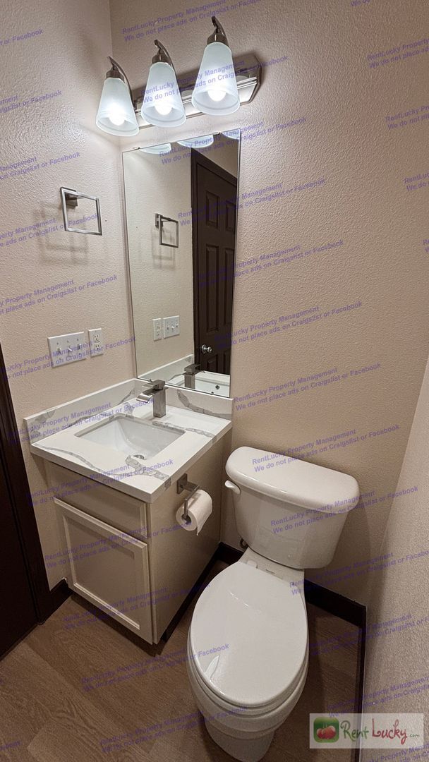 Building Photo - CFC (Russell)-Spanaway Duplex