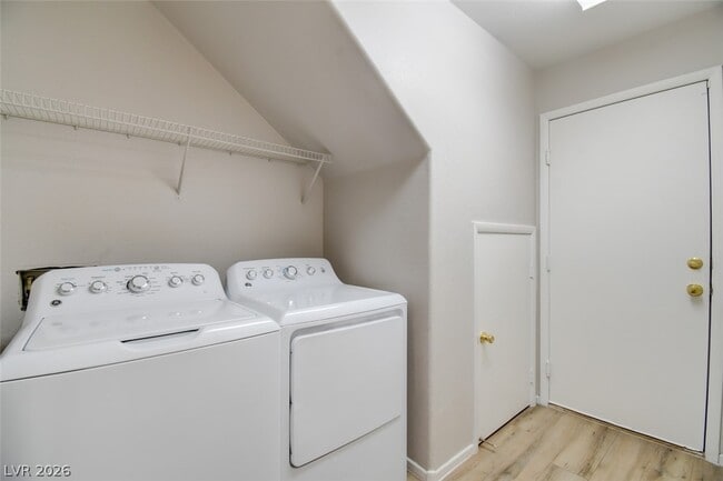 Building Photo - 9527 Violet Sunset Ave