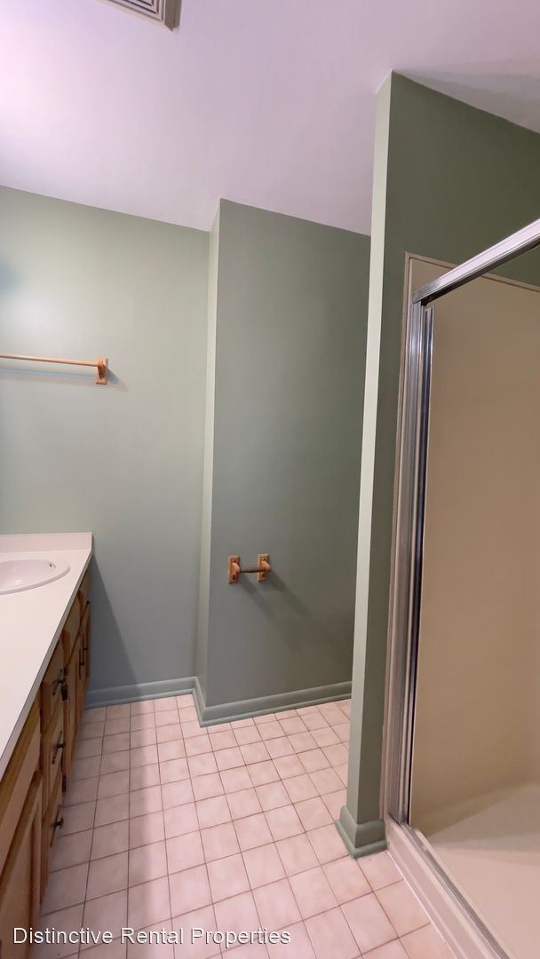 Building Photo - 3 br, 2.5 bath House - 842 Kent Ave