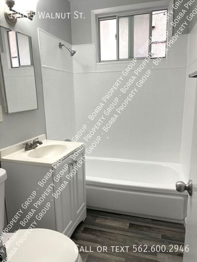 Building Photo - 12015 Walnut St