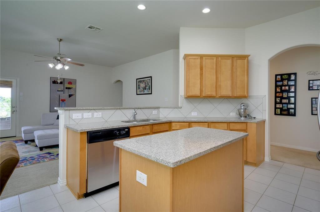 Kitchen - 1004 Dyer Creek Pl