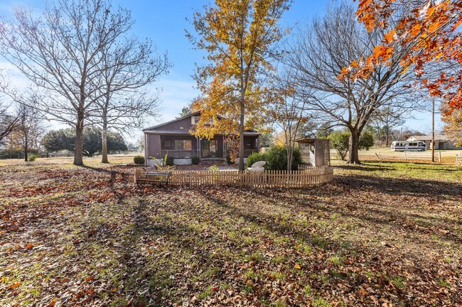 Building Photo - Blissful in Burleson ISD