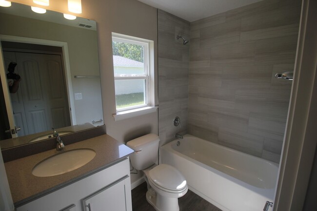 Building Photo - Beautiful 2020 3 Bed 2 Bath Palm Coast Hom...