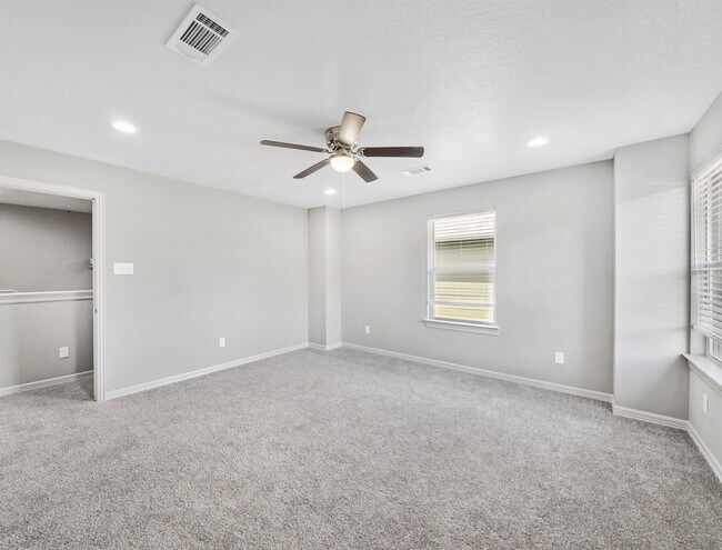 Building Photo - 3219 Angelfish Cove