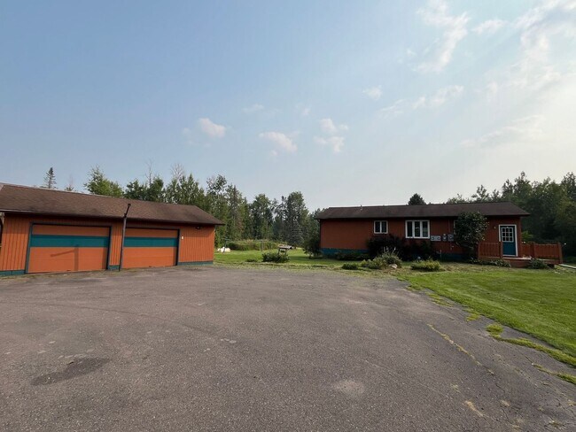 Building Photo - Beautiful 3 Bedroom Home in Alborn