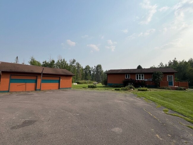 Building Photo - Country Living in Alborn, MN