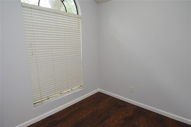 Building Photo - 8635 Mallard Reserve Dr