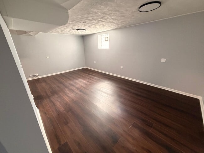 Building Photo - 7840 S Saginaw Ave