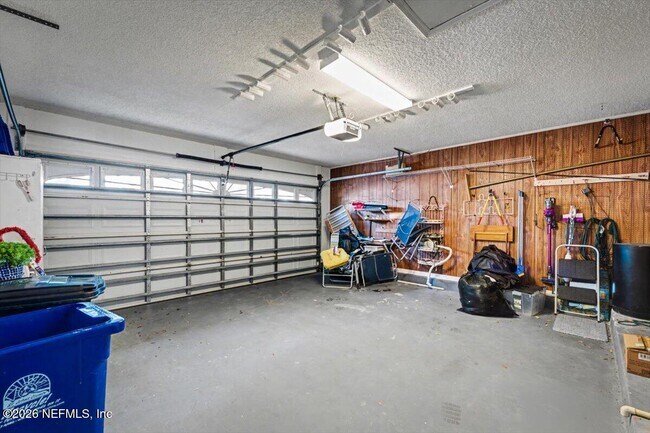 Building Photo - 821 Tournament Rd