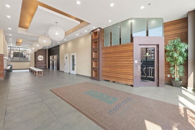 Building Photo - 800 Jackson St