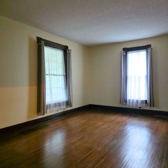 Building Photo - Large yard and quiet location in Findlay