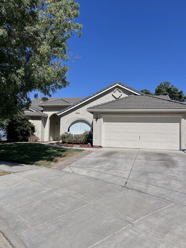 Building Photo - Coming Soon! Charming 3-Bedroom, 2-Bath Ho...