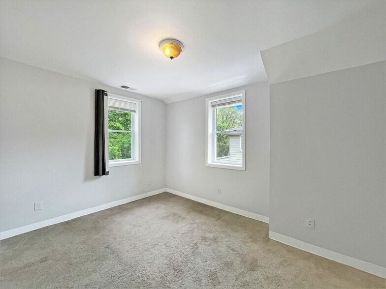 Building Photo - 1955 N Cleveland St