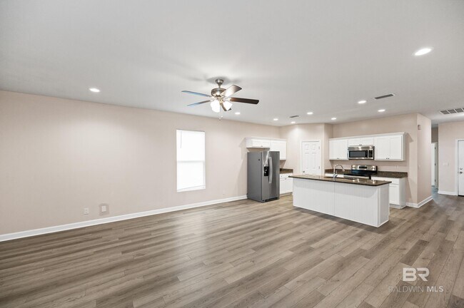 Building Photo - 3816 Chesterfield Ln