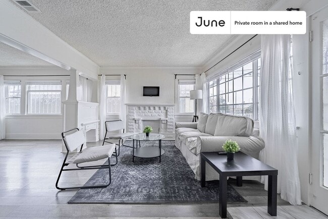 Building Photo - Room in Shared 4 bed/2 bath home