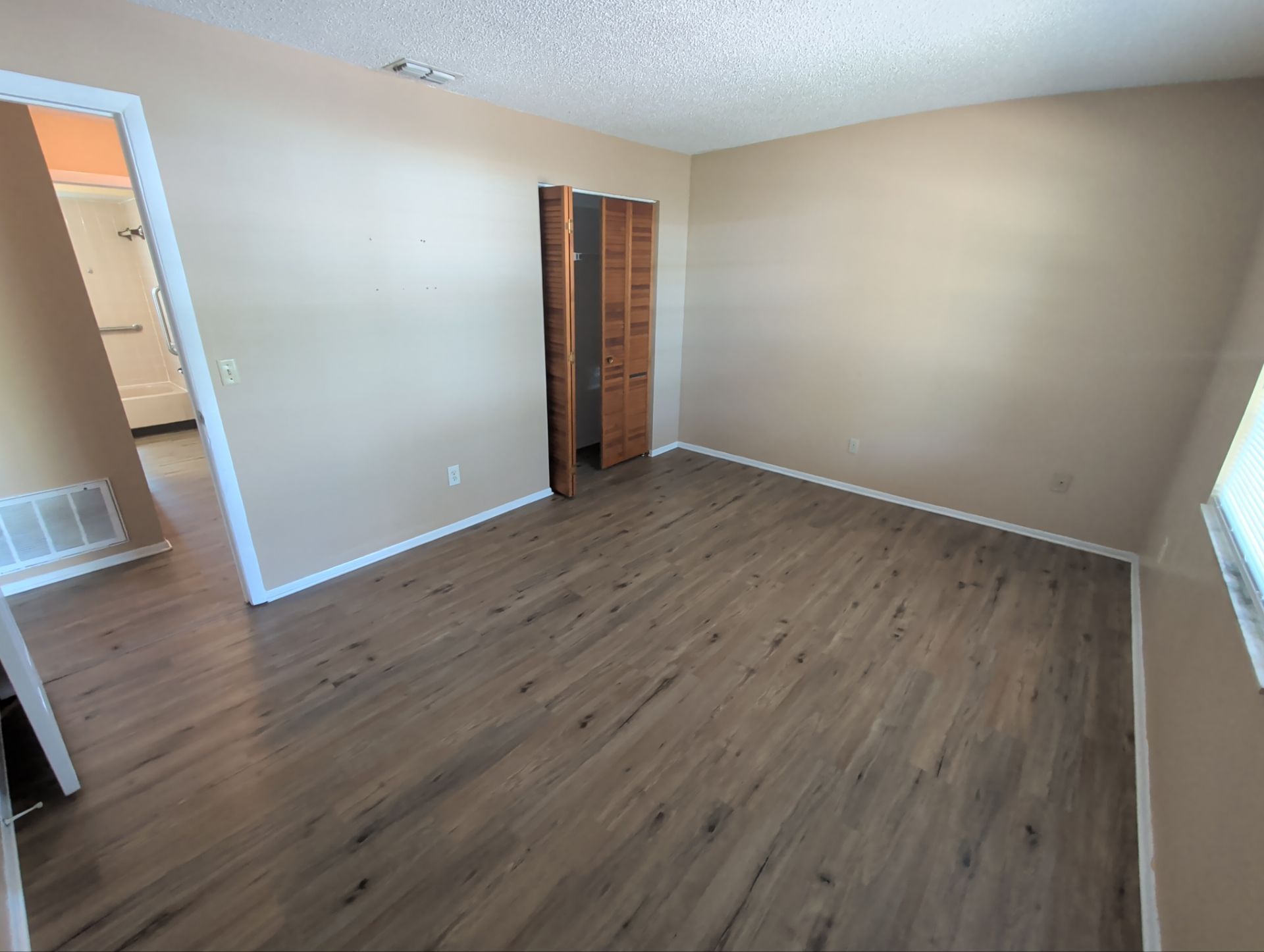 Building Photo - 2372 S Sandburg Pt