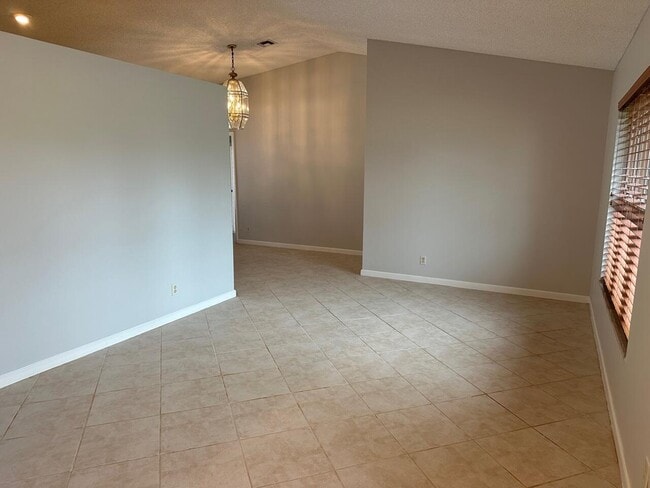 Building Photo - 22421 Ensenada Way