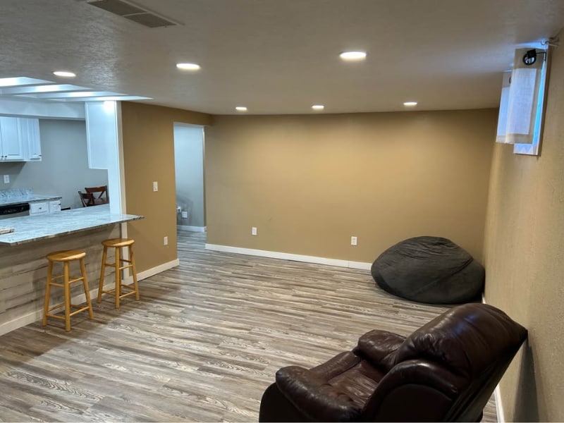 Building Photo - 702 E 21st Pl