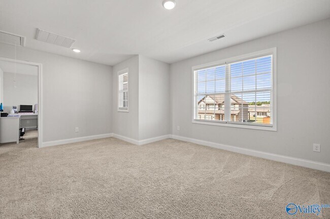 Building Photo - 123 Ivy Vine Dr