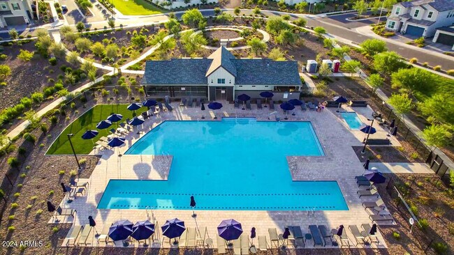 Building Photo - 4853 E St John Rd