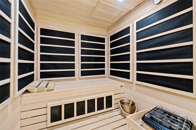 Building Photo - 701 N Fort Lauderdale Beach Blvd