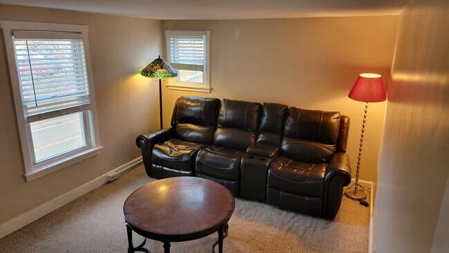 Building Photo - 115 Paul Manafort Dr