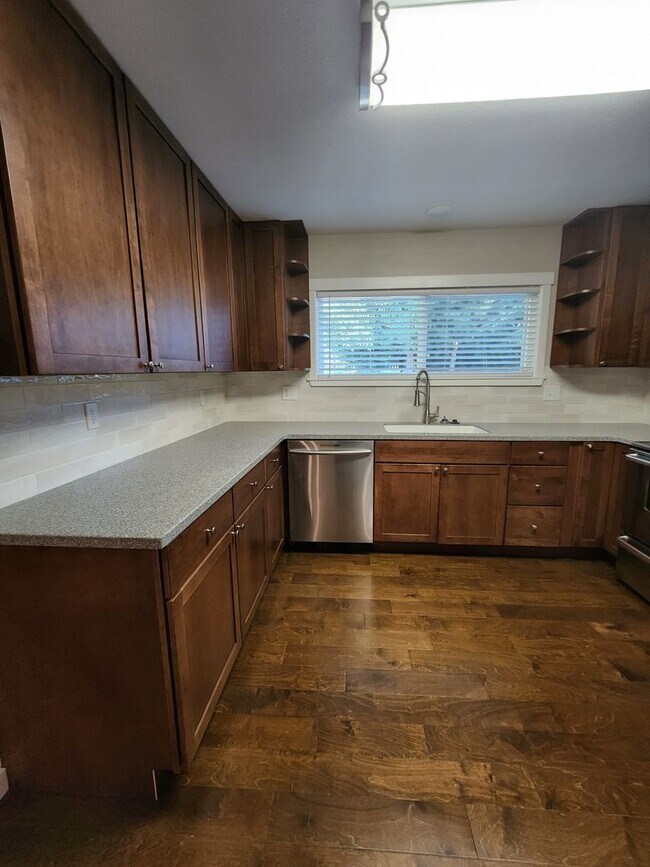 Building Photo - Stunning 2 Bedroom 2 Bathroom Home In Paye...