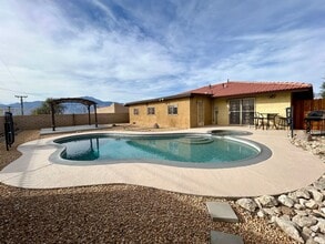 Building Photo - AVAILABLE NOW!!! !! UNFURNISHED 3 Bedroom 2 Bath Pool Home in Desert Hot Springs!