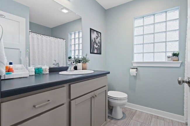 Building Photo - 1709 W State St