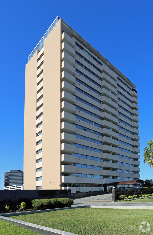 Primary Photo - Conquistador High Rise Apartments