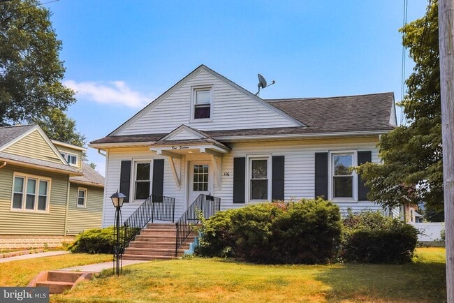 Building Photo - 116 E Clinton Ave