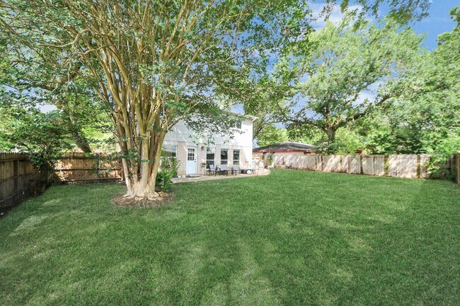 Building Photo - 1902 Kings Arms Way