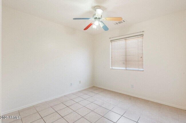 Building Photo - 10833 W Elm Ln