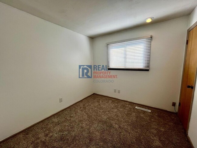 Building Photo - 4085 Host Ln
