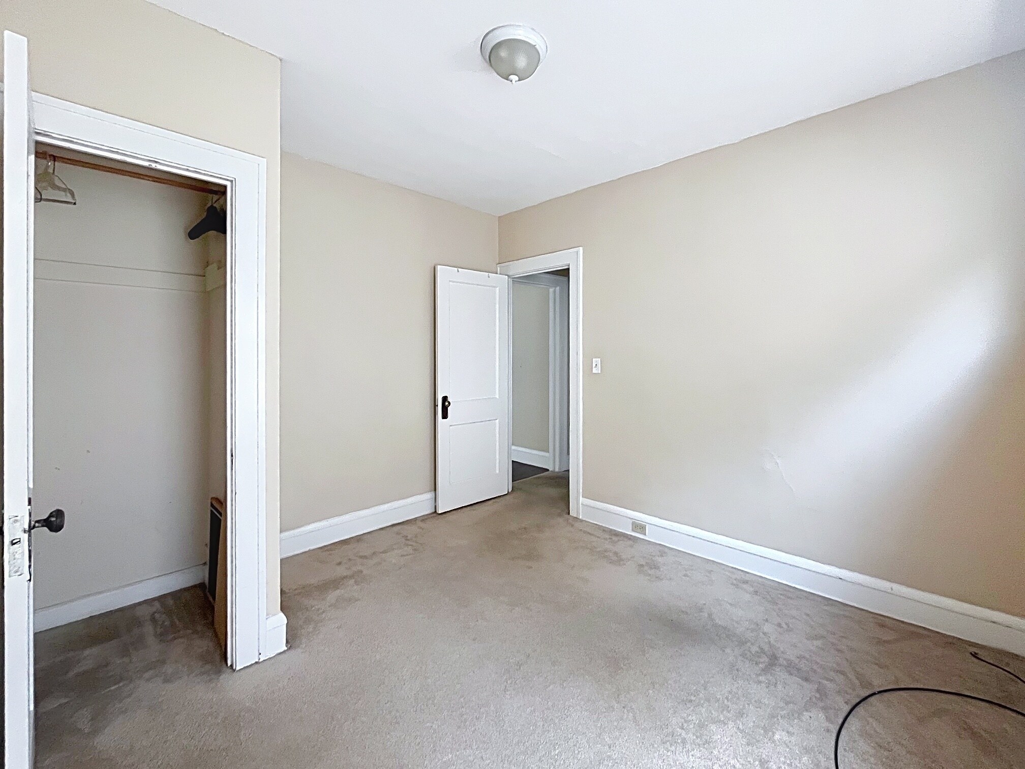 Building Photo - 2683 Hampshire Rd