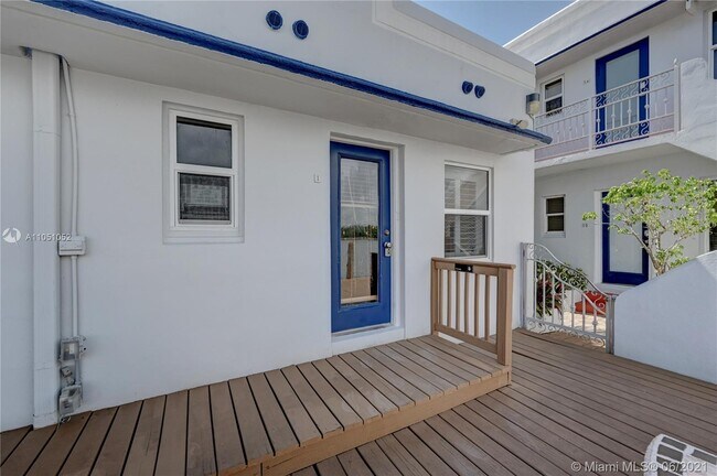 Building Photo - 1908 N Ocean Dr